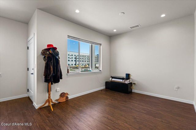 1090 E 4th AVE, Post Falls, ID 83854