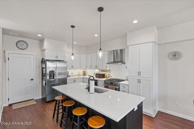 1090 E 4th AVE, Post Falls, ID 83854