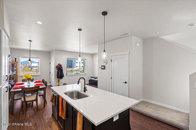 1090 E 4th AVE, Post Falls, ID 83854