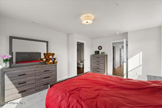 1090 E 4th AVE, Post Falls, ID 83854