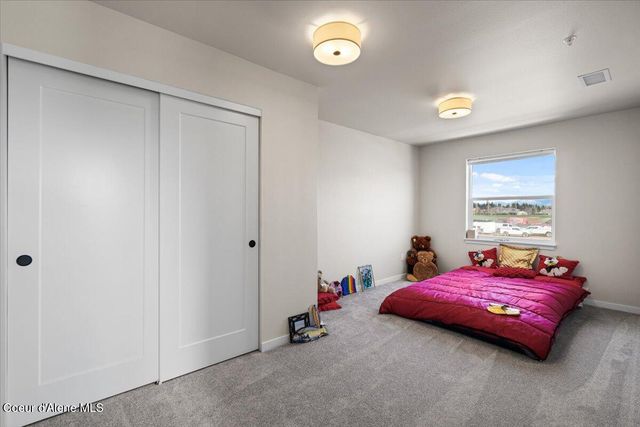 1090 E 4th AVE, Post Falls, ID 83854