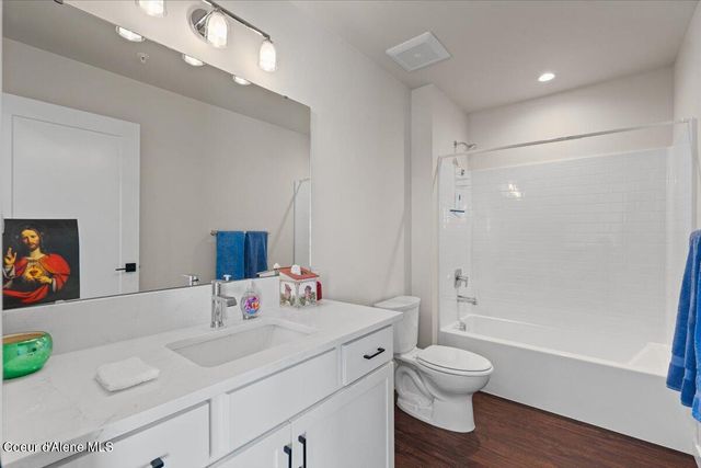 1090 E 4th AVE, Post Falls, ID 83854