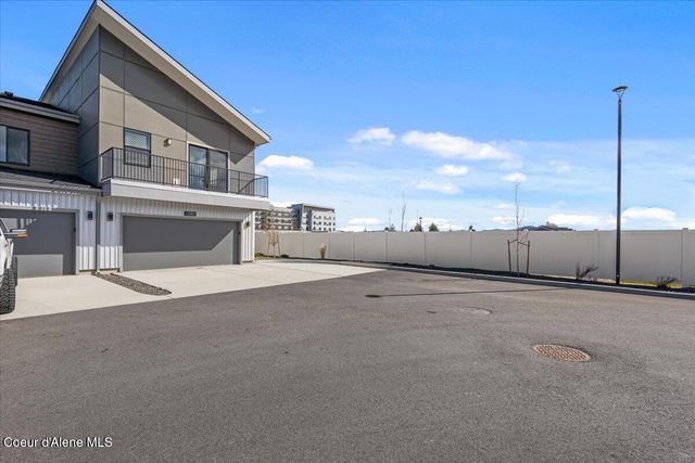 1090 E 4th AVE, Post Falls, ID 83854