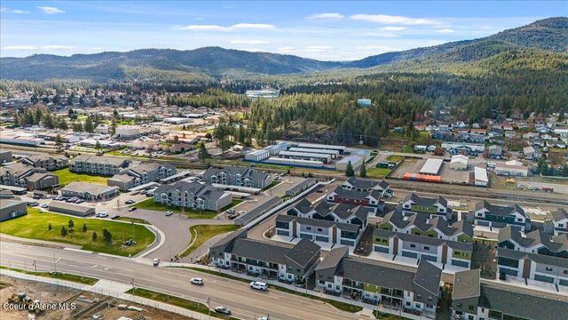 1090 E 4th AVE, Post Falls, ID 83854