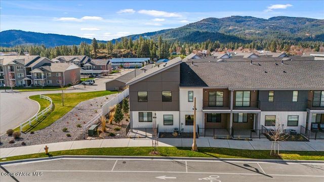 1090 E 4th AVE, Post Falls, ID 83854