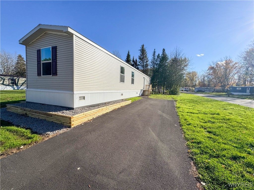 70 Rome Lane, Ontario, NY 14519