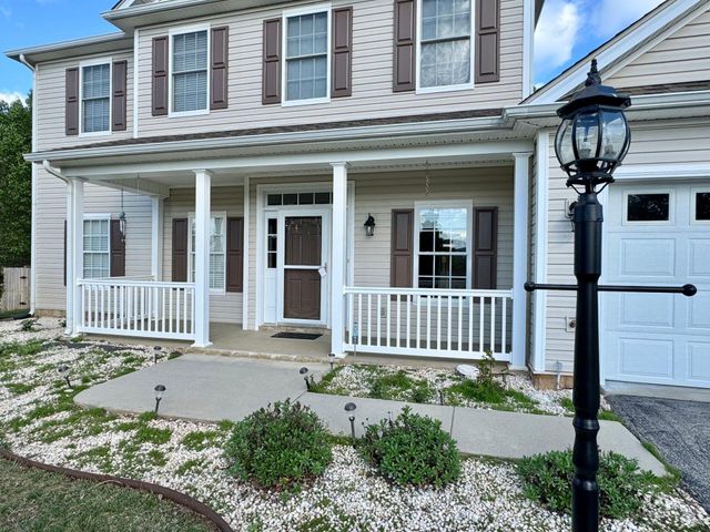 6201 Crumpacker DR, Roanoke, VA 24012