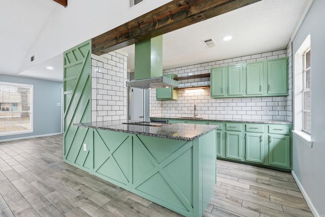 8 Susan Lane, Conway, AR 72032