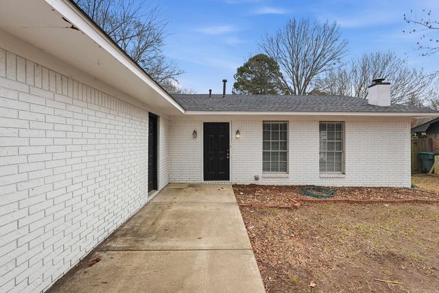 8 Susan Lane, Conway, AR 72032