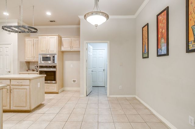 1100 Andromeda Way, Arlington, TX 76013