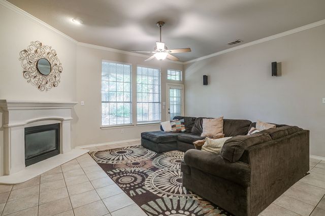 1100 Andromeda Way, Arlington, TX 76013