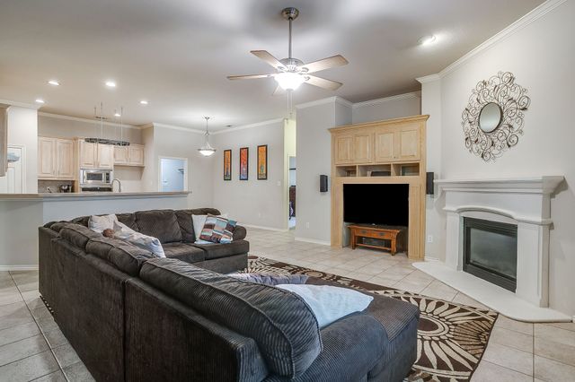 1100 Andromeda Way, Arlington, TX 76013