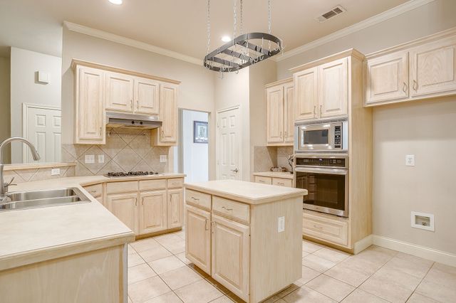 1100 Andromeda Way, Arlington, TX 76013