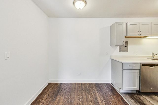 6002 N Winthrop Avenue 201, Chicago, IL 60660