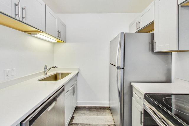 6002 N Winthrop Avenue 201, Chicago, IL 60660
