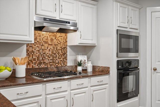 6868 Auckland DR, Austin, TX 78749