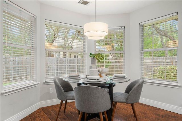 6868 Auckland DR, Austin, TX 78749