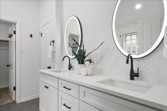 6868 Auckland DR, Austin, TX 78749