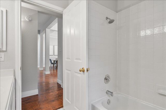 6868 Auckland DR, Austin, TX 78749