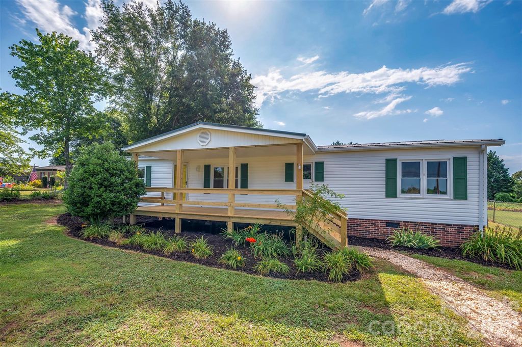 299 Ellenboro Henrietta Road, Ellenboro, NC 28040