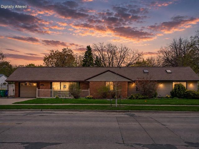 1735 S Oneida STREET, Green Bay, WI 54304