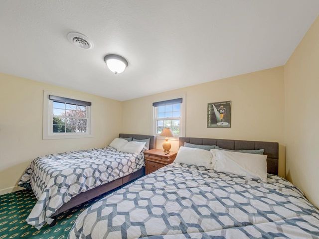 1735 S Oneida STREET, Green Bay, WI 54304