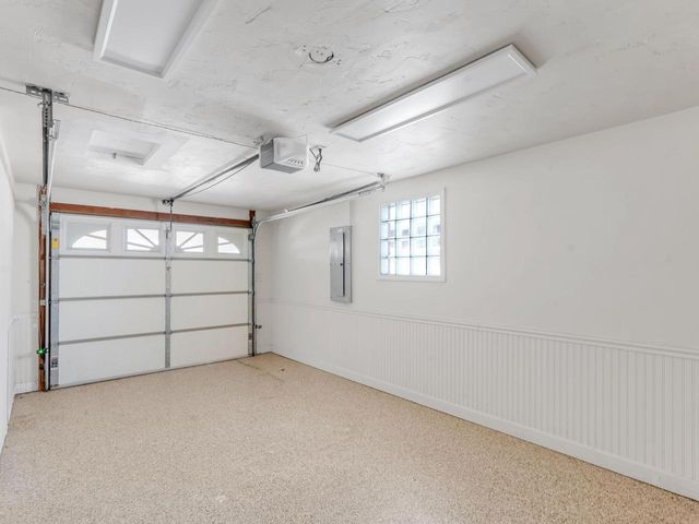 1735 S Oneida STREET, Green Bay, WI 54304