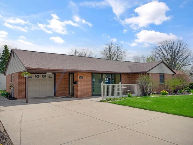 1735 S Oneida STREET, Green Bay, WI 54304
