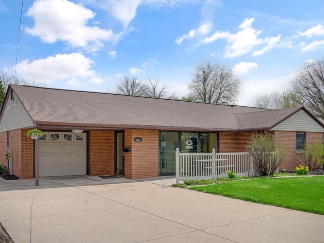 1735 S Oneida STREET, Green Bay, WI 54304