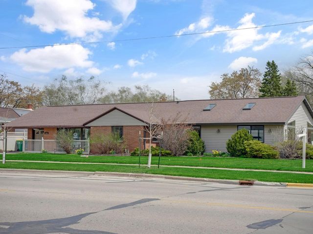 1735 S Oneida STREET, Green Bay, WI 54304