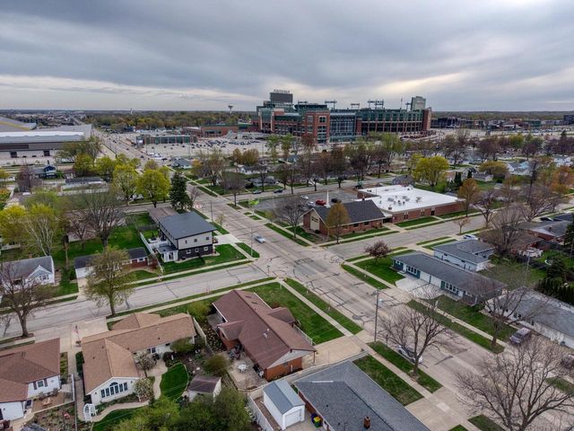 1735 S Oneida STREET, Green Bay, WI 54304