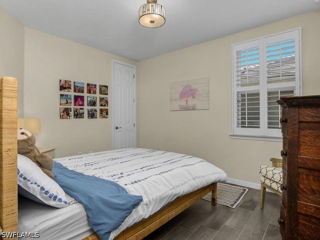 14867 Edgewater CIR, Naples, FL 34114