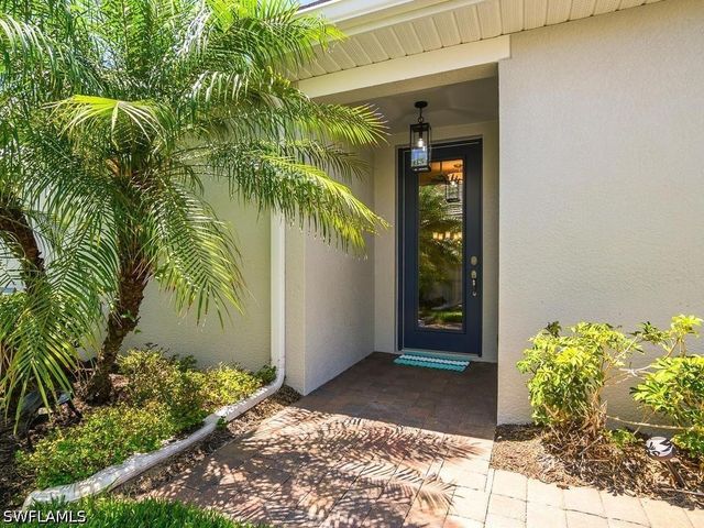14867 Edgewater CIR, Naples, FL 34114