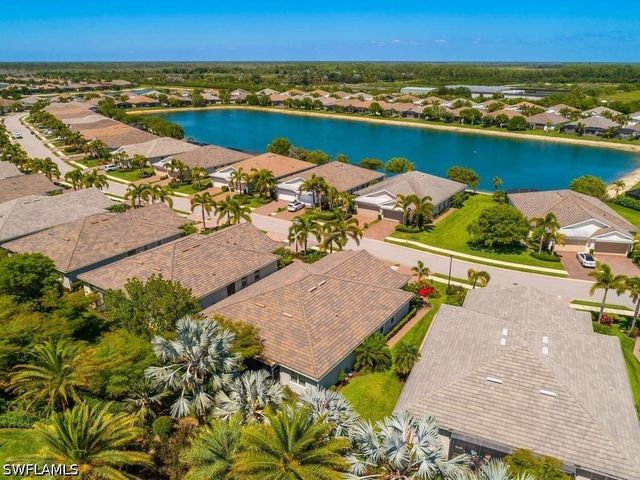 14867 Edgewater CIR, Naples, FL 34114