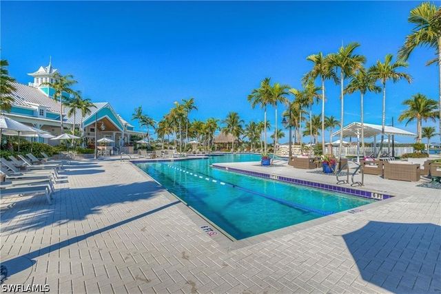 14867 Edgewater CIR, Naples, FL 34114