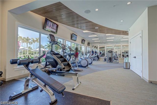14867 Edgewater CIR, Naples, FL 34114
