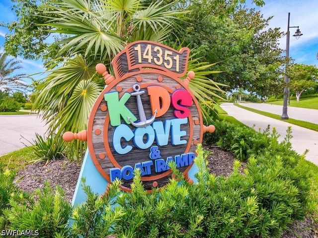14867 Edgewater CIR, Naples, FL 34114