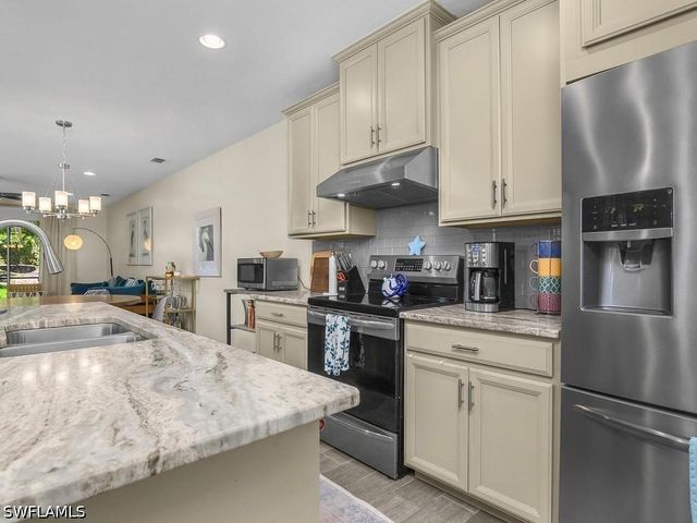14867 Edgewater CIR, Naples, FL 34114