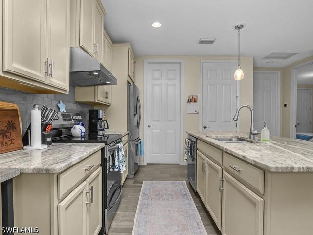 14867 Edgewater CIR, Naples, FL 34114
