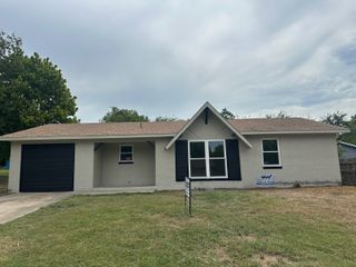 4902 Dalevale Court, Fort Worth, TX 76135