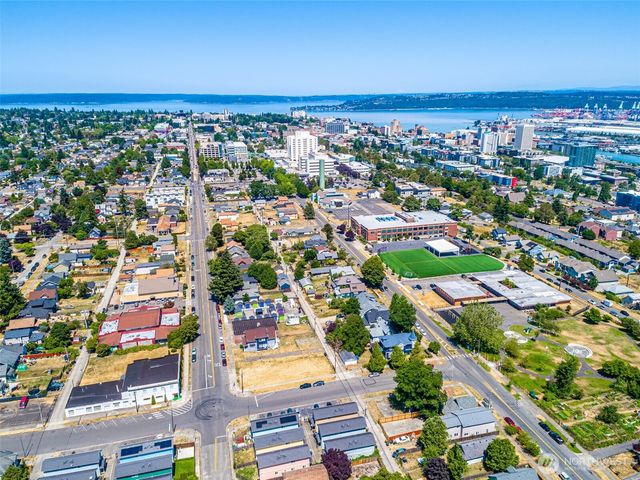 2152 S -54 J St Street, Tacoma, WA 98405