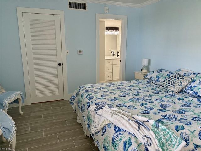 3443 Gulf Shore BLVD N 504, Naples, FL 34103