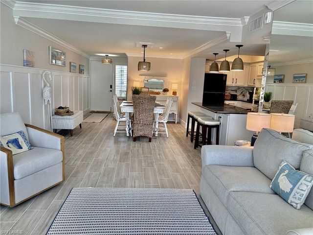 3443 Gulf Shore BLVD N 504, Naples, FL 34103