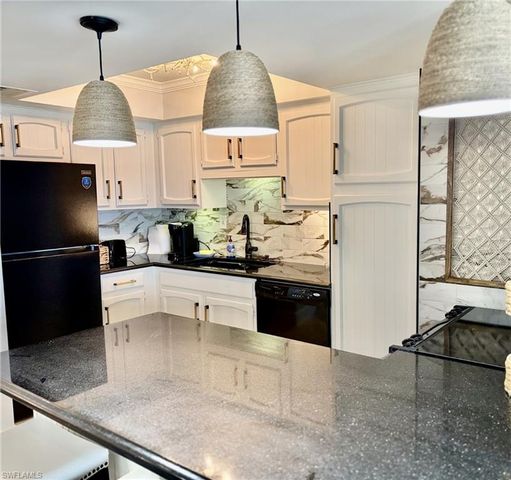 3443 Gulf Shore BLVD N 504, Naples, FL 34103