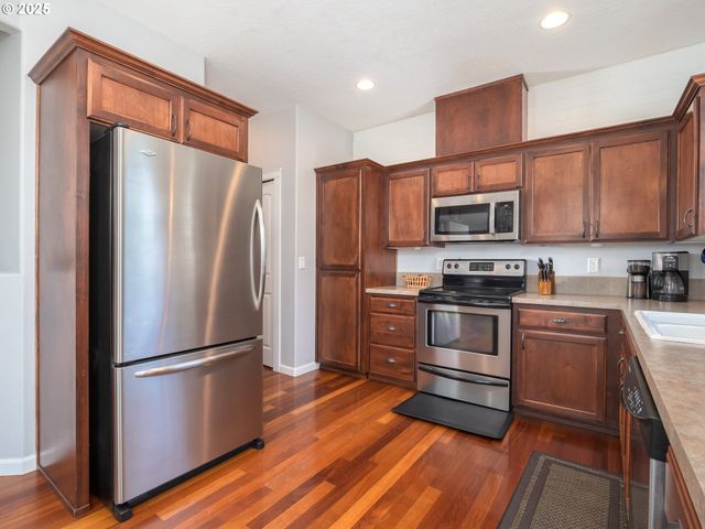 315 N ELM St, Yamhill, OR 97148