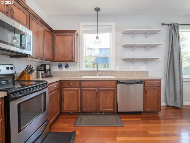 315 N ELM St, Yamhill, OR 97148