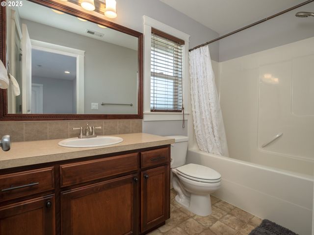 315 N ELM St, Yamhill, OR 97148