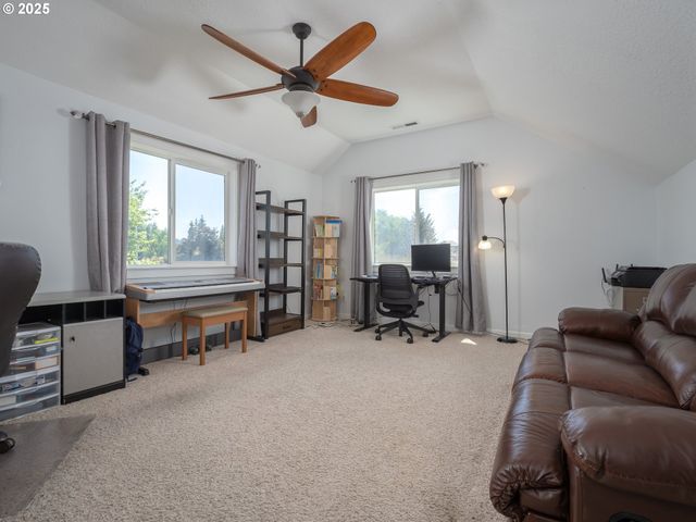 315 N ELM St, Yamhill, OR 97148