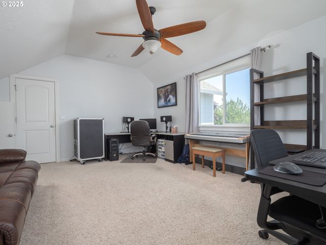 315 N ELM St, Yamhill, OR 97148