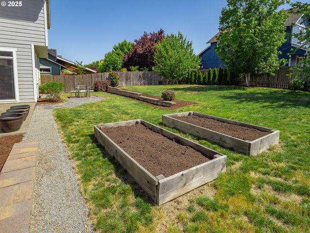 315 N ELM St, Yamhill, OR 97148